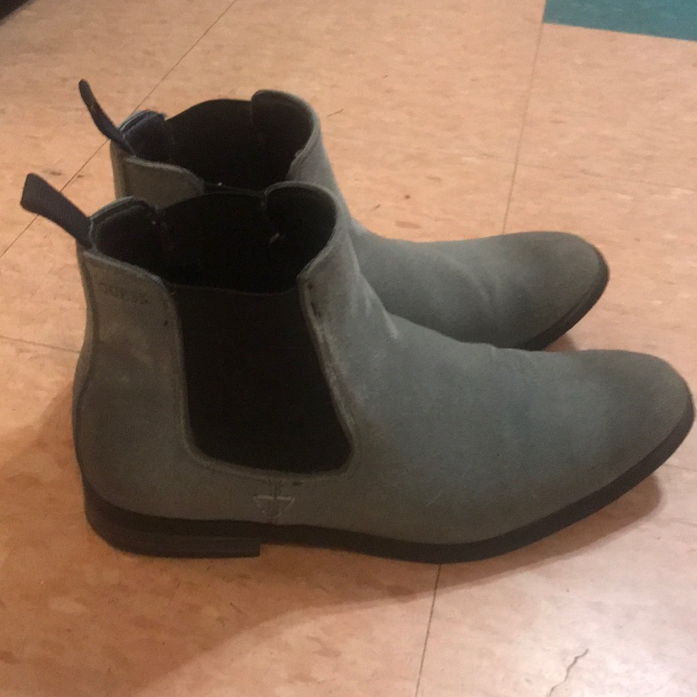 GUESS Mikel Chelsea Boots